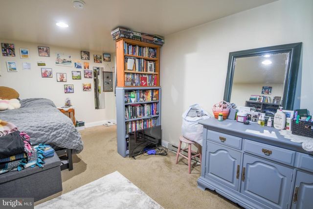 82 MAIN ST, Pennsburg, PA 18073