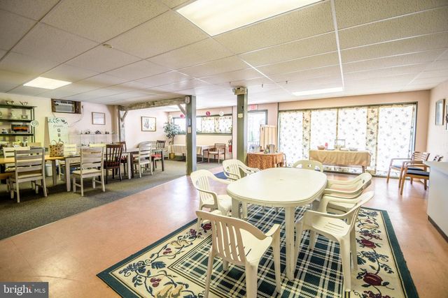 82 MAIN ST, Pennsburg, PA 18073