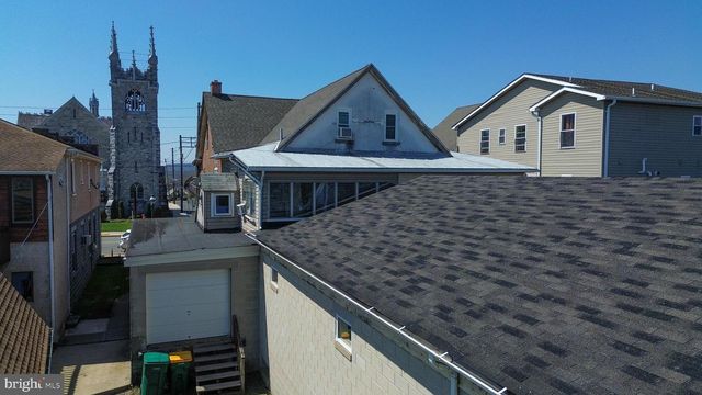 82 MAIN ST, Pennsburg, PA 18073