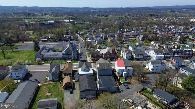 82 MAIN ST, Pennsburg, PA 18073