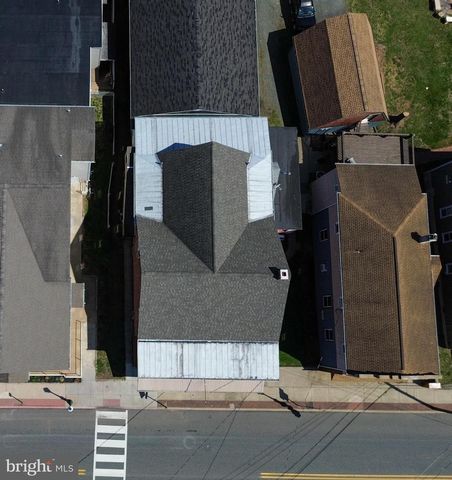 82 MAIN ST, Pennsburg, PA 18073