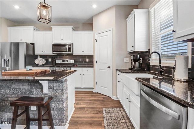 222 S Stonehaven Way, Clayton, NC 27527