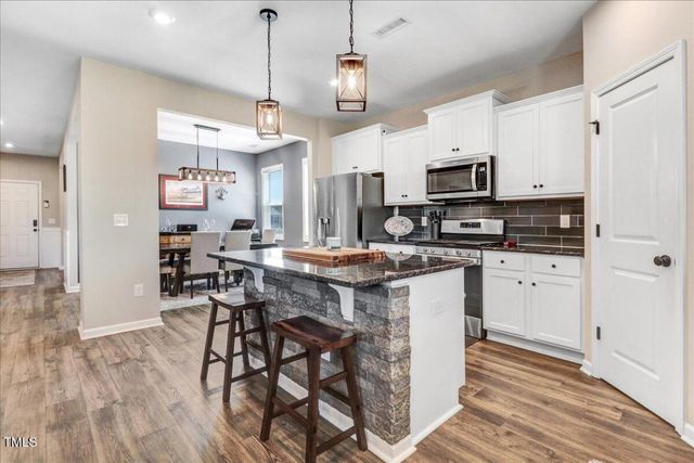 222 S Stonehaven Way, Clayton, NC 27527