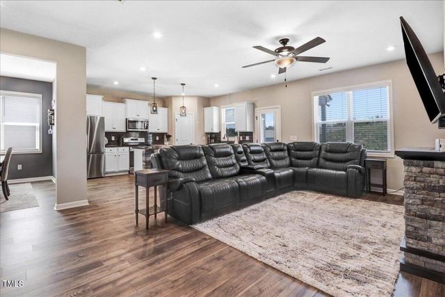 222 S Stonehaven Way, Clayton, NC 27527