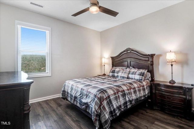 222 S Stonehaven Way, Clayton, NC 27527