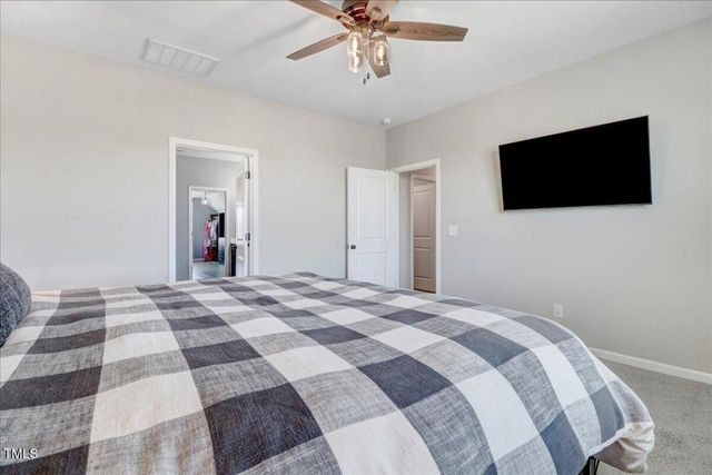 222 S Stonehaven Way, Clayton, NC 27527