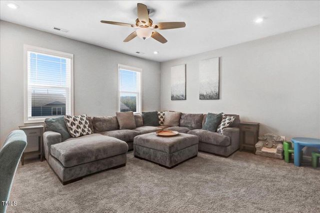 222 S Stonehaven Way, Clayton, NC 27527