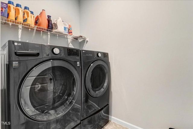 222 S Stonehaven Way, Clayton, NC 27527