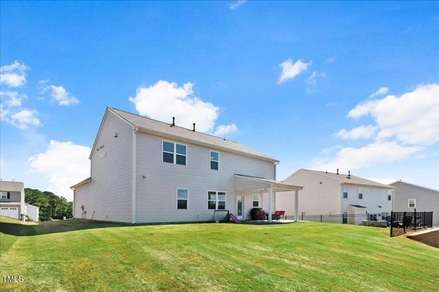 222 S Stonehaven Way, Clayton, NC 27527