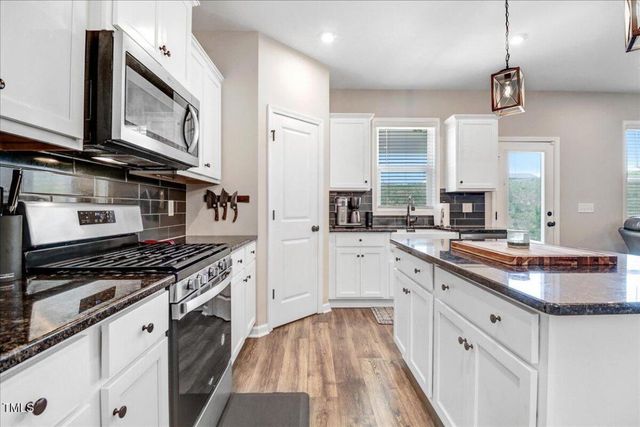 222 S Stonehaven Way, Clayton, NC 27527