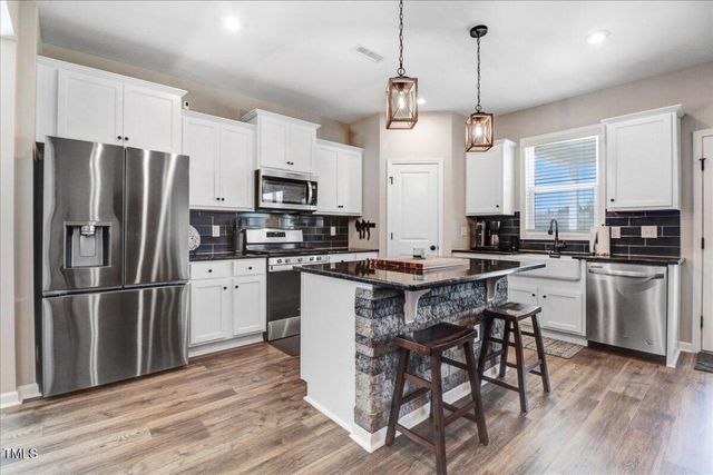 222 S Stonehaven Way, Clayton, NC 27527