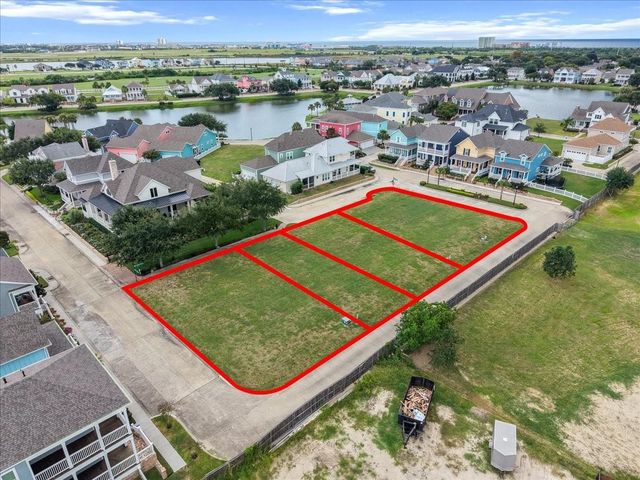 9 Meridian Way, Galveston, TX 77554