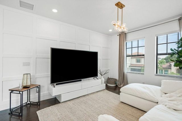 8605 E Baypoint Circle, Parkland, FL 33076