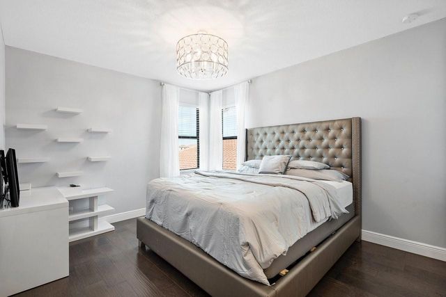 8605 E Baypoint Circle, Parkland, FL 33076