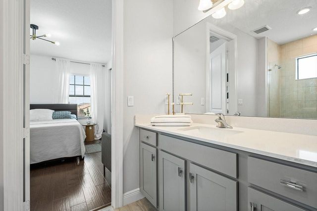 8605 E Baypoint Circle, Parkland, FL 33076