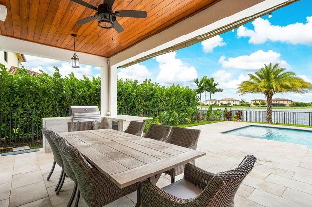 8605 E Baypoint Circle, Parkland, FL 33076