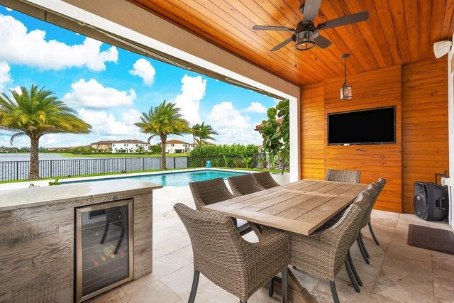 8605 E Baypoint Circle, Parkland, FL 33076