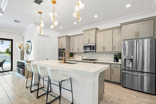 8605 E Baypoint Circle, Parkland, FL 33076