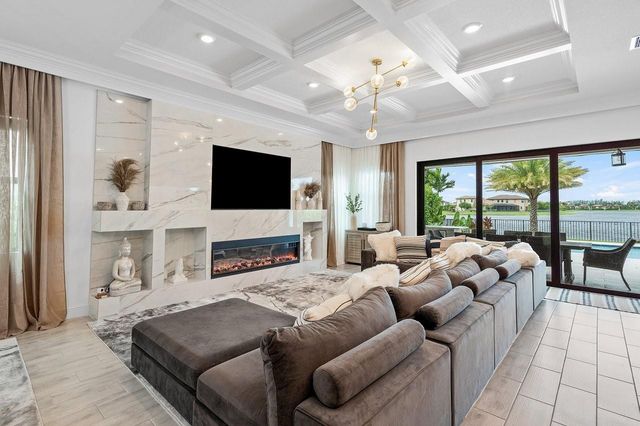 8605 E Baypoint Circle, Parkland, FL 33076