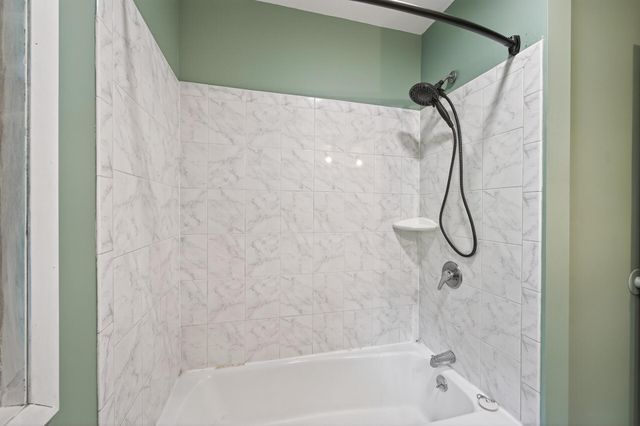 18554 St Francis Boulevard, Anoka, MN 55303