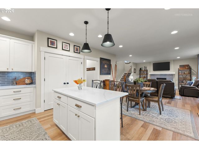 1524 Ne 17TH Ave, Canby, OR 97013