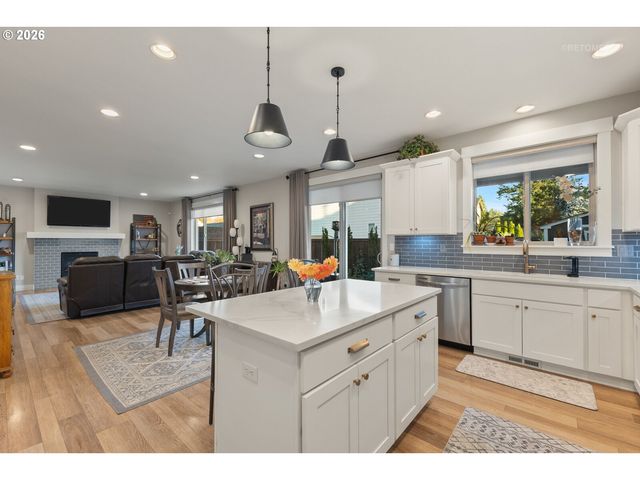 1524 Ne 17TH Ave, Canby, OR 97013