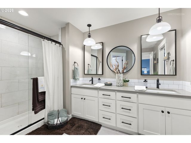 1524 Ne 17TH Ave, Canby, OR 97013
