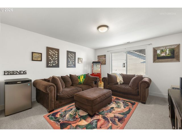 1524 Ne 17TH Ave, Canby, OR 97013