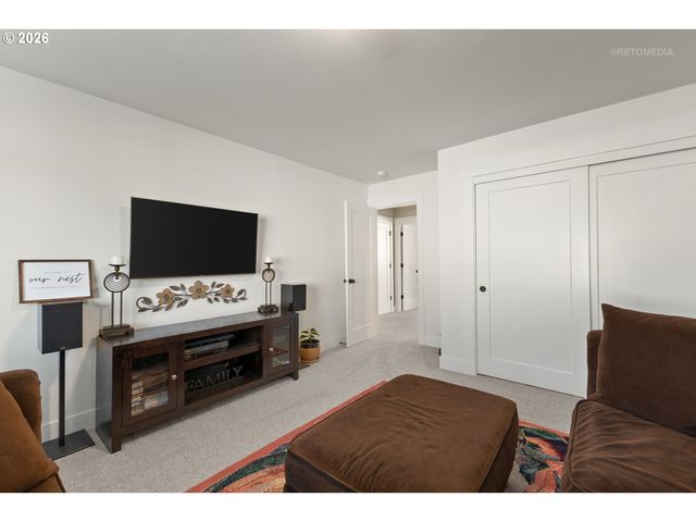 1524 Ne 17TH Ave, Canby, OR 97013