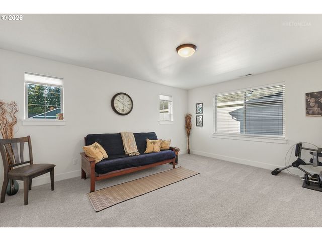 1524 Ne 17TH Ave, Canby, OR 97013