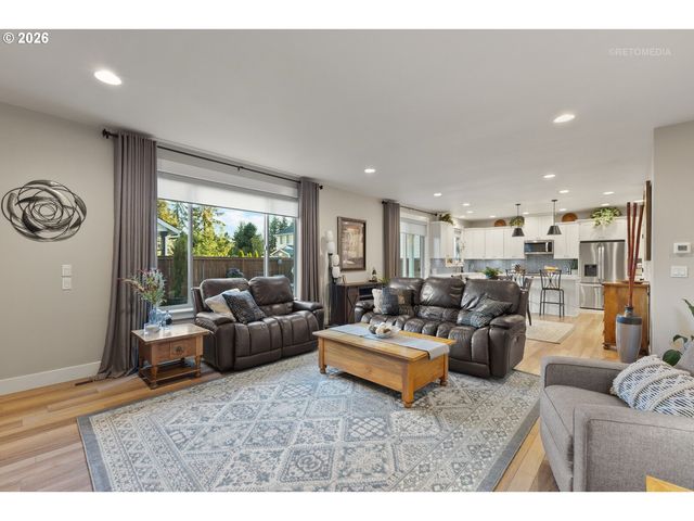 1524 Ne 17TH Ave, Canby, OR 97013