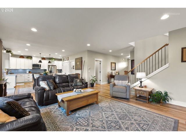 1524 Ne 17TH Ave, Canby, OR 97013