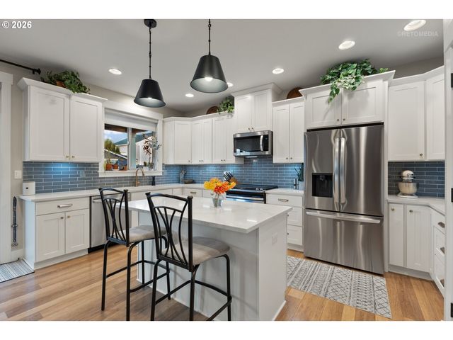 1524 Ne 17TH Ave, Canby, OR 97013