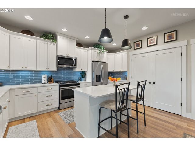 1524 Ne 17TH Ave, Canby, OR 97013