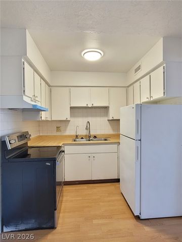 585 South Royal Crest Circle 7, Las Vegas, NV 89169