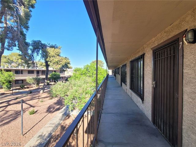 585 South Royal Crest Circle 7, Las Vegas, NV 89169