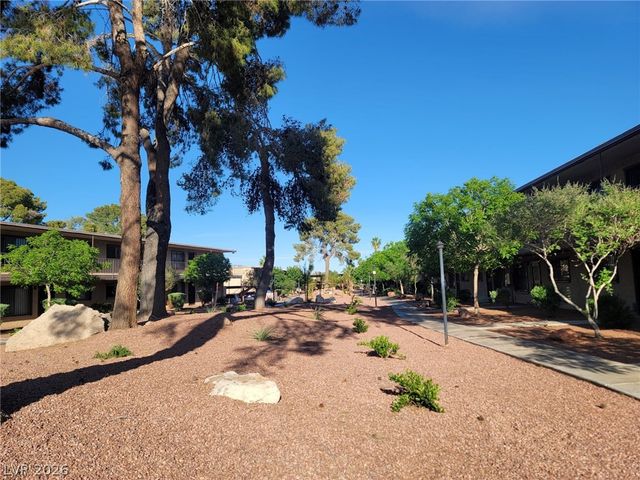 585 South Royal Crest Circle 7, Las Vegas, NV 89169