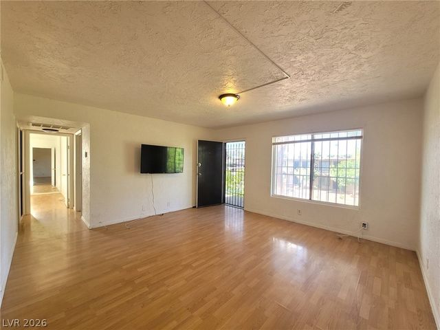 585 South Royal Crest Circle 7, Las Vegas, NV 89169