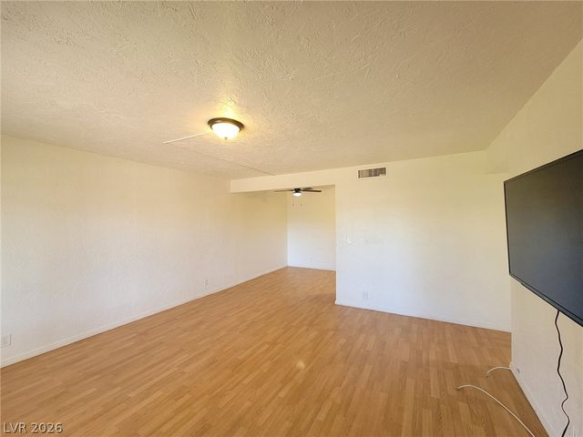 585 South Royal Crest Circle 7, Las Vegas, NV 89169
