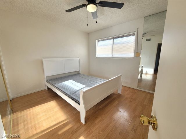 585 South Royal Crest Circle 7, Las Vegas, NV 89169