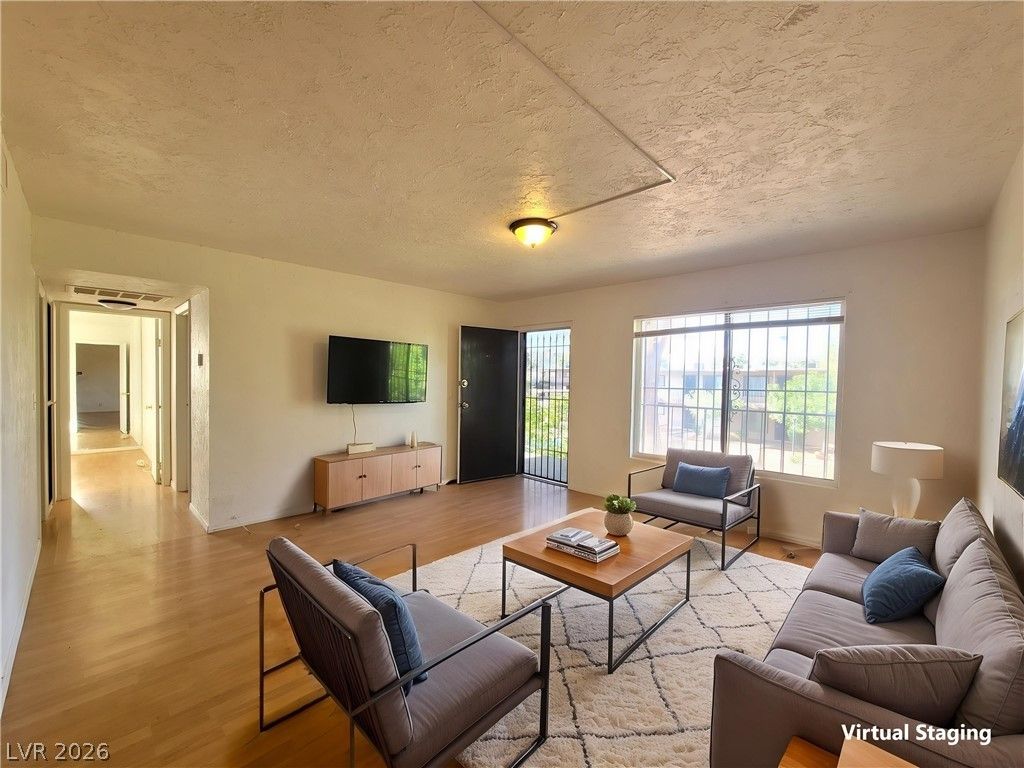 585 South Royal Crest Circle 7, Las Vegas, NV 89169