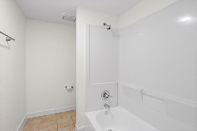 15818 Dunmoor, Houston, TX 77059