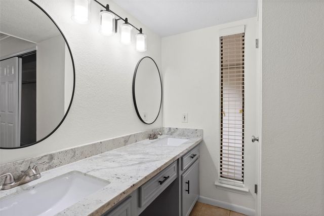 15818 Dunmoor, Houston, TX 77059