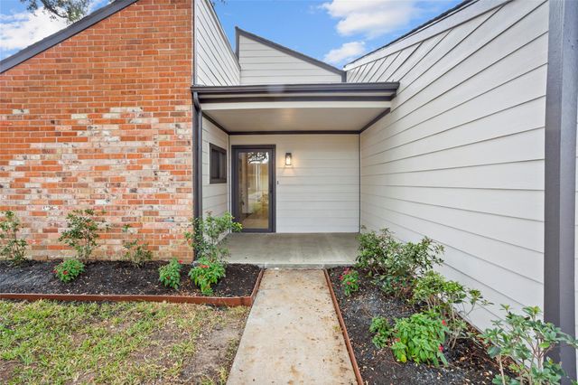 15818 Dunmoor, Houston, TX 77059