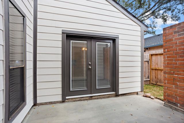 15818 Dunmoor, Houston, TX 77059