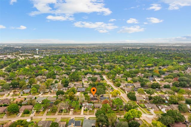 15818 Dunmoor, Houston, TX 77059