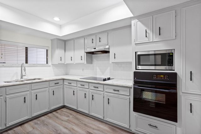 15818 Dunmoor, Houston, TX 77059