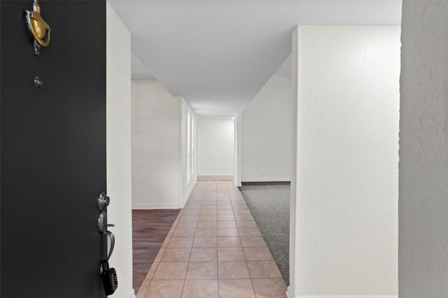 15818 Dunmoor, Houston, TX 77059