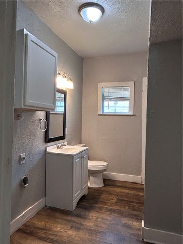 615 S Throckmorton Street, Sherman, TX 75090