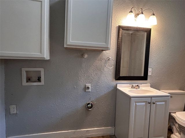 615 S Throckmorton Street, Sherman, TX 75090
